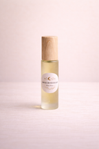 Roll-on huile de Nigelle MoonRose pour le visage, 10ml, flacon pratique avec bille en métal pour une application facile.